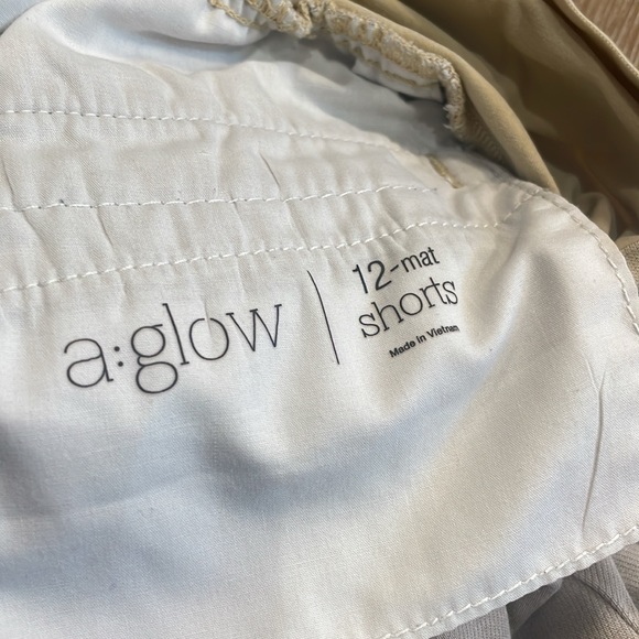 Maternity khaki shorts size 12 - Picture 2 of 4